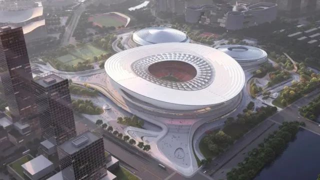 日前，浙江省“千項萬億”重大項目——杭州國際體育中心項目又有了新的進(jìn)展，整個足球場的輪廓已經(jīng)初見雛形，游泳館及體育館建設(shè)已完成總工程量的11%以上。據(jù)悉，該項目關(guān)鍵部位建設(shè)所需的特殊鋼板，均由河鋼集團(tuán)舞鋼公司獨(dú)家供應(yīng)。舞鋼鋼板的卓越性能以及舞鋼公司在高端鋼材制造領(lǐng)域的領(lǐng)先地位和技術(shù)實力再次得到彰顯。          舞鋼公司深入貫徹集團(tuán)要求，以客戶需求為導(dǎo)向，與客戶簽訂專用技術(shù)協(xié)議，不斷優(yōu)化營銷方案，多次就項目關(guān)鍵部位用鋼與相關(guān)項目負(fù)責(zé)人進(jìn)行深度交流，為用戶提供“一攬子”解決方案，設(shè)計研發(fā)高端耐候鋼板，滿足項目建設(shè)所需，同時也加快了舞鋼公司由生產(chǎn)型向“制造+服務(wù)”型企業(yè)轉(zhuǎn)變的步伐。為確保該合同順利交付，舞鋼公司產(chǎn)線各單位全線聯(lián)動，強(qiáng)化過程控制，先后攻克多個技術(shù)難題，確保了產(chǎn)品各項指標(biāo)全部滿足客戶要求。          作為杭州城市新中心的地標(biāo)性建筑，國際體育中心項目是杭州城市重要新中心核心區(qū)中軸線上的一顆“耀眼明珠”。該項目總投資逾95億元，總用地面積約26.1萬平方米，規(guī)劃建設(shè)“一場兩館”，包括一個6萬座席的專業(yè)足球場，一個18000座席的綜合體育館、游泳館以及相關(guān)配套設(shè)施。該項目以打造一個能與世界頂尖水平相媲美的杭州新地標(biāo)為目標(biāo)，在設(shè)計上充分融合了余杭的文化元素，使得這座面向世界的體育場館不僅具有極高的專業(yè)水準(zhǔn)，也有著深厚的文化底蘊(yùn)。建成后，這里將會打造成為功能最齊全的體育中心，也是具備全時活力的全民健身中心。